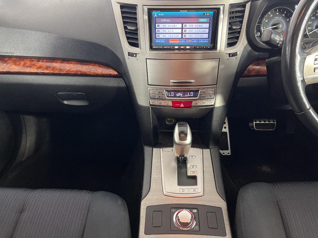 Photo '18' of Subaru Legacy