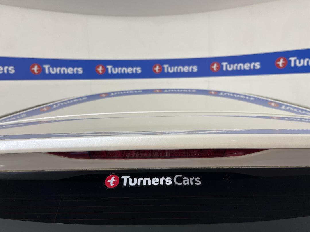 Photo '29' of Subaru Legacy