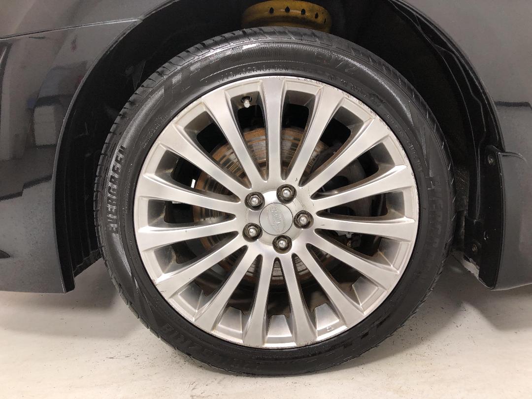 Photo '10' of Subaru Legacy