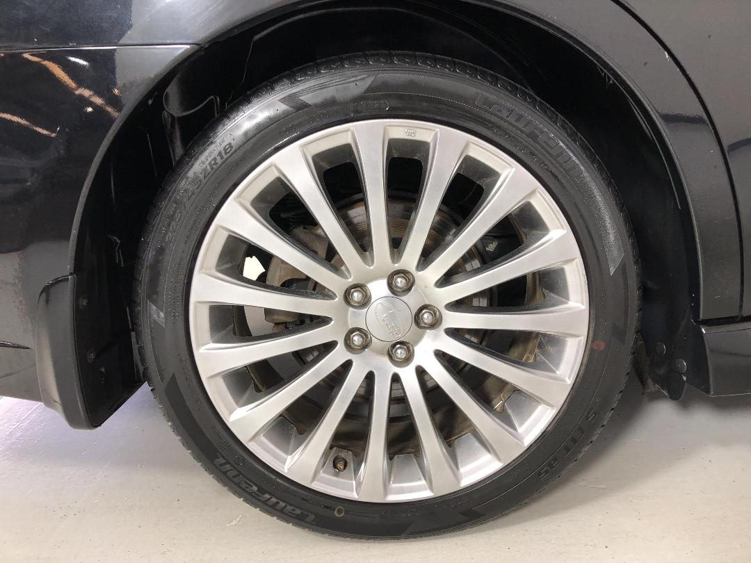 Photo '12' of Subaru Legacy