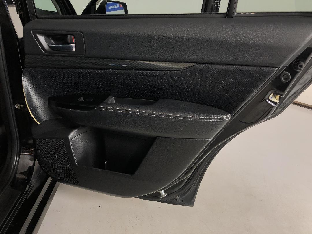 Photo '19' of Subaru Legacy