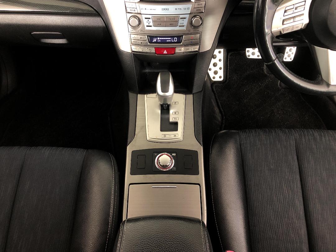 Photo '18' of Subaru Legacy