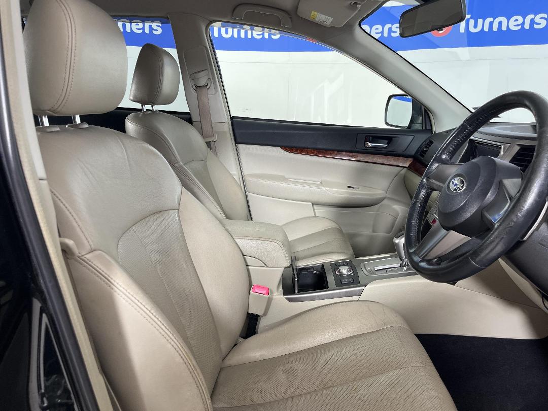 Photo '16' of Subaru Legacy