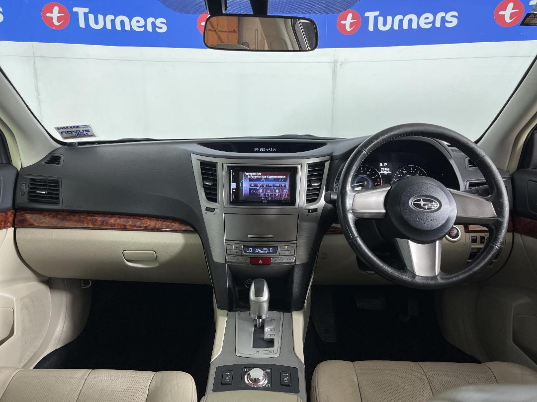 Photo '17' of Subaru Legacy