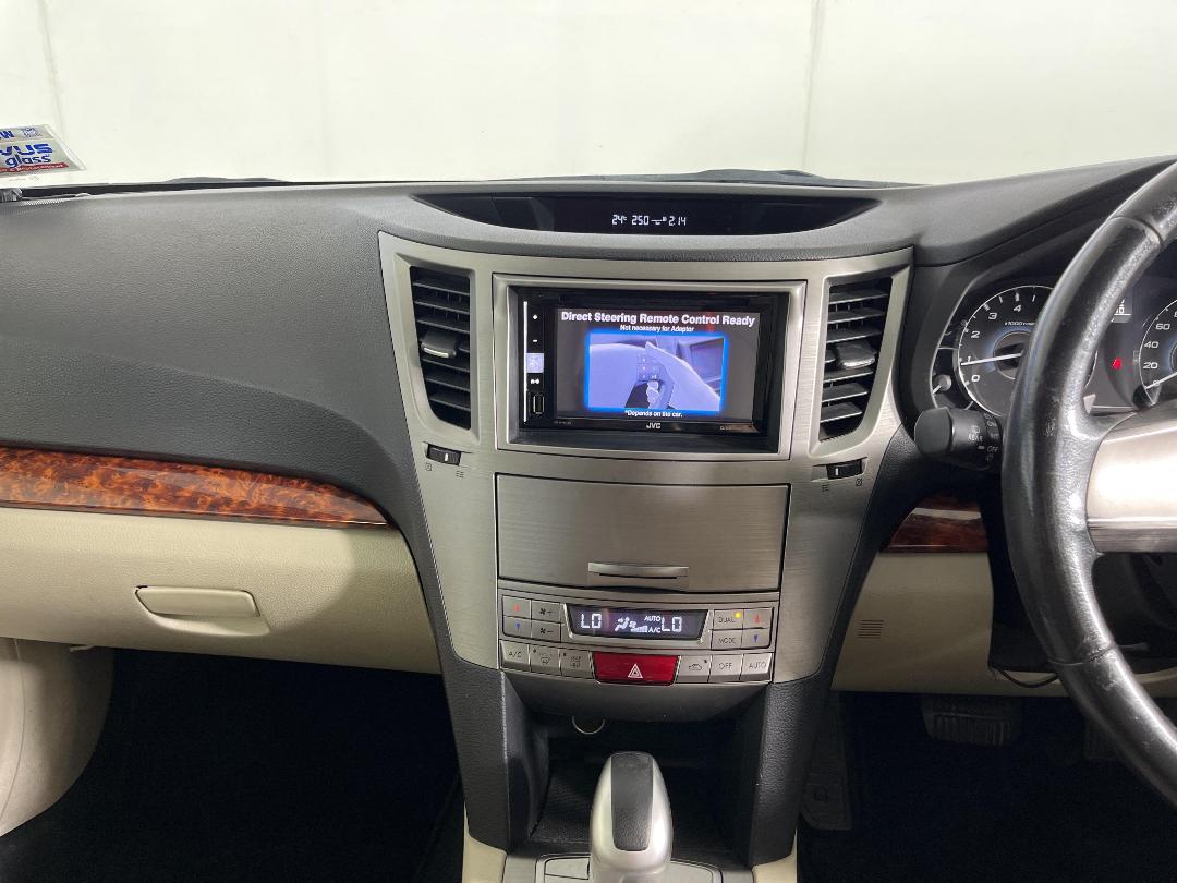 Photo '18' of Subaru Legacy