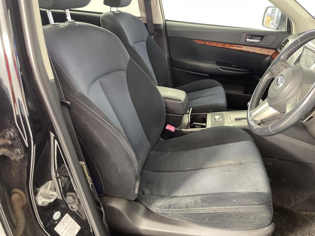 Photo '16' of Subaru Legacy