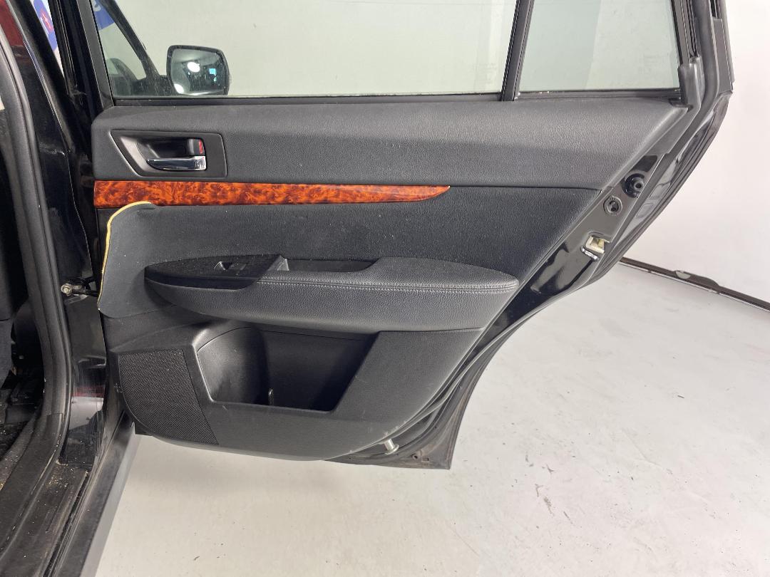 Photo '19' of Subaru Legacy