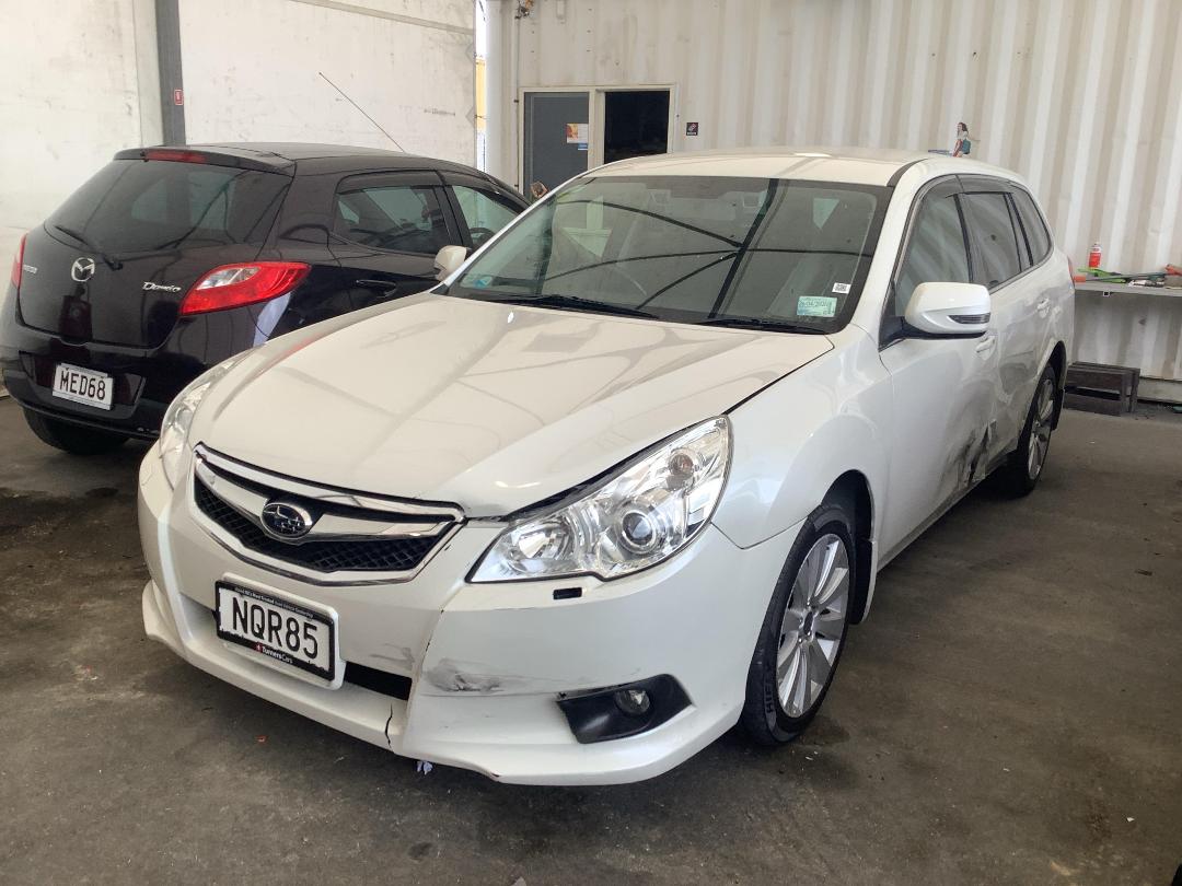 Photo '2' of Subaru Legacy Photo '2' of Subaru Legacy