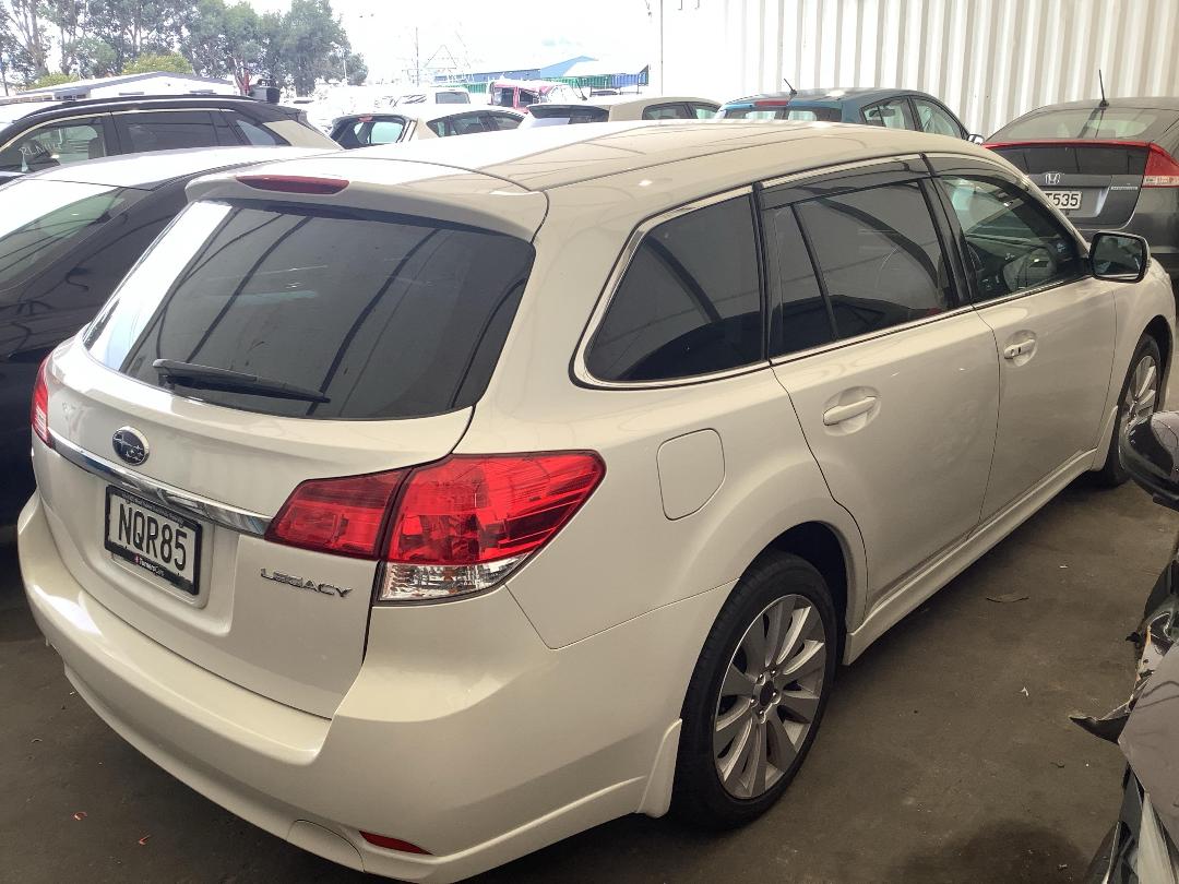 Photo '10' of Subaru Legacy Photo '10' of Subaru Legacy