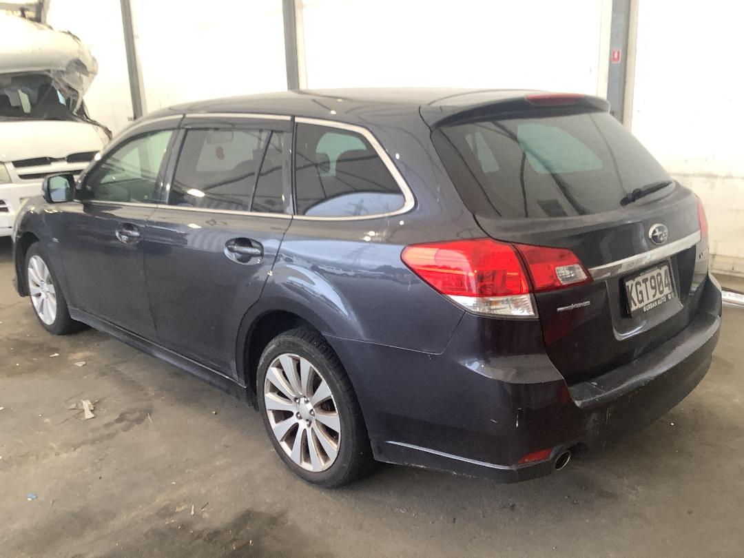 Photo '8' of Subaru Legacy AWD