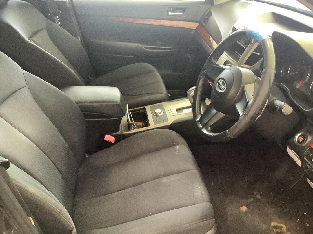 Photo '14' of Subaru Legacy AWD