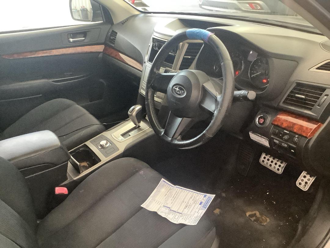 Photo '13' of Subaru Legacy AWD