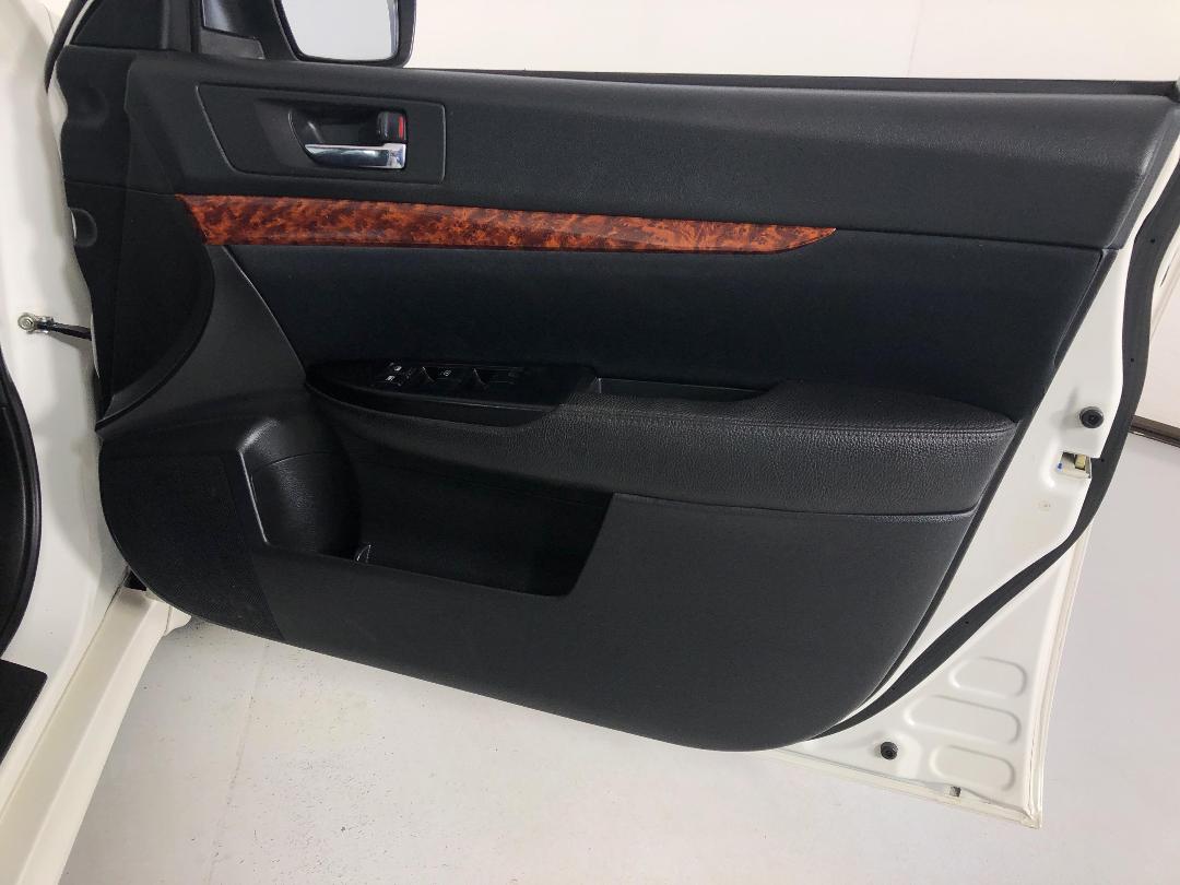 Photo '15' of Subaru Legacy Photo '15' of Subaru Legacy