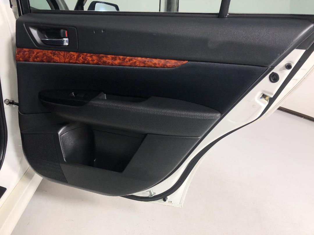 Photo '19' of Subaru Legacy Photo '19' of Subaru Legacy