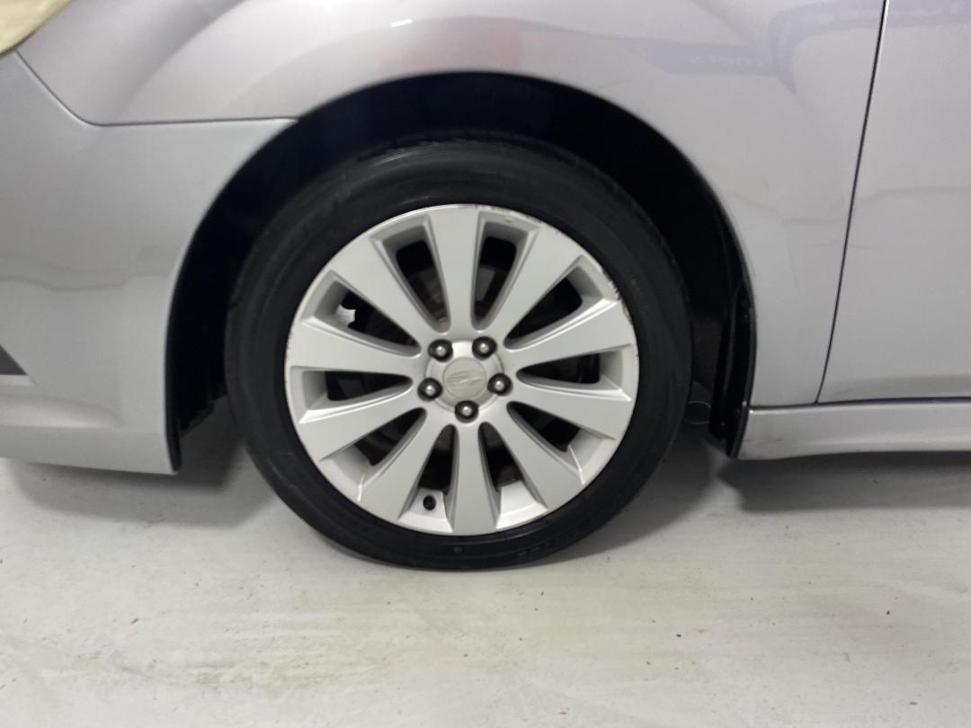 Photo '10' of Subaru Legacy Photo '10' of Subaru Legacy