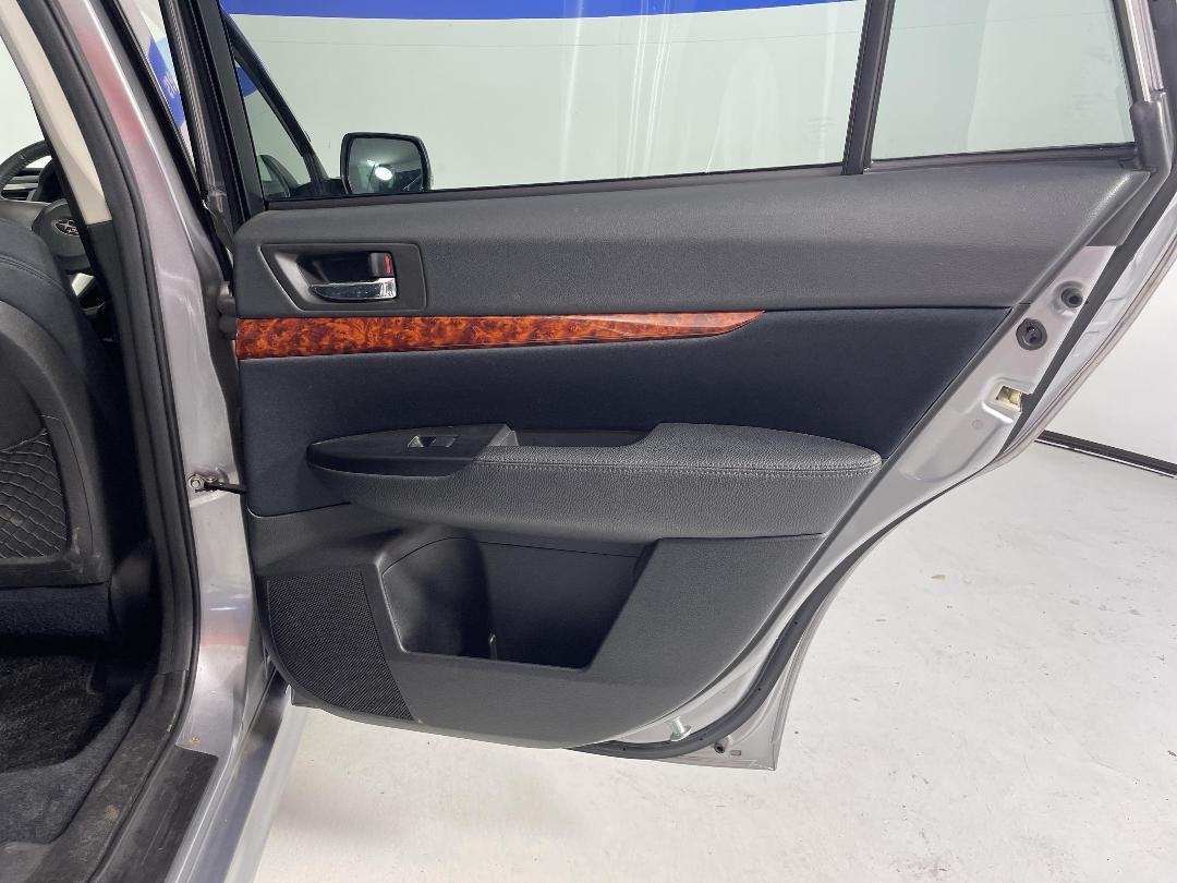 Photo '19' of Subaru Legacy Photo '19' of Subaru Legacy