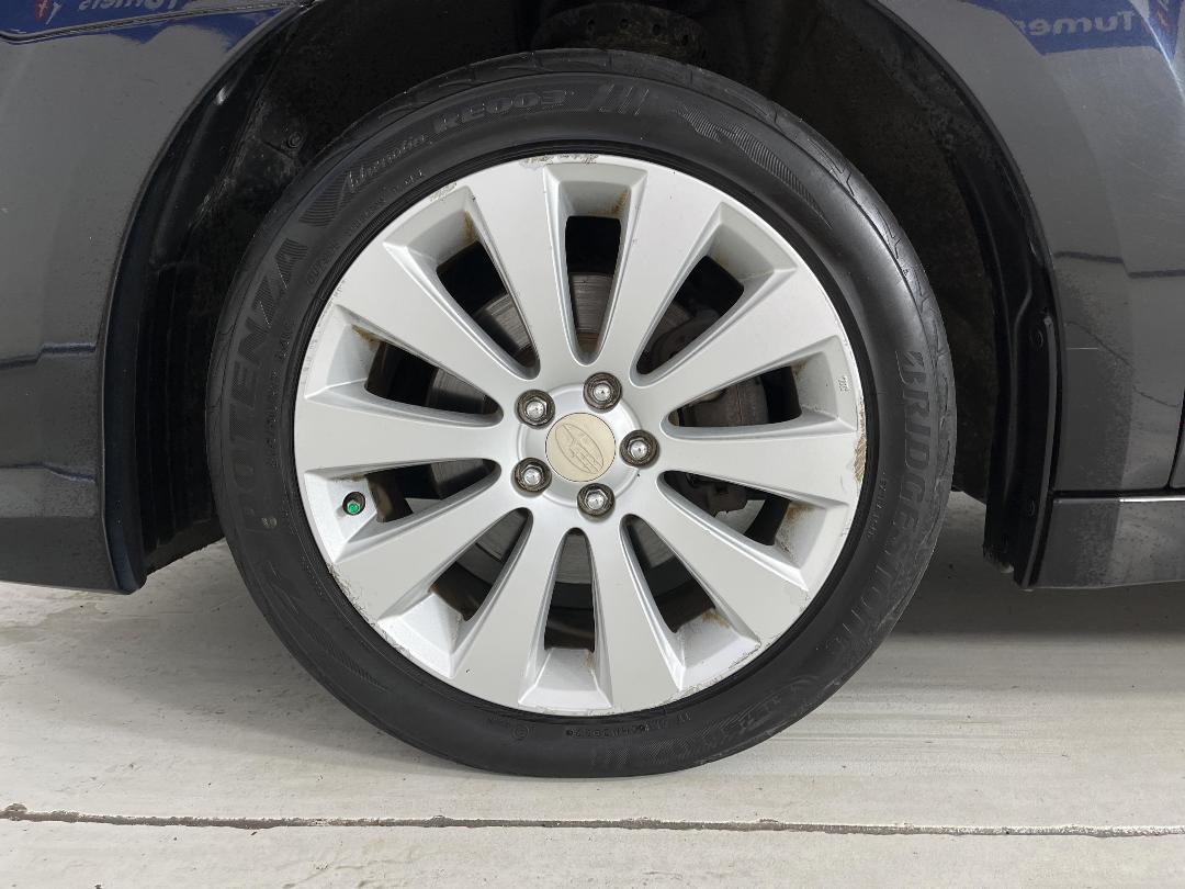 Photo '10' of Subaru Legacy