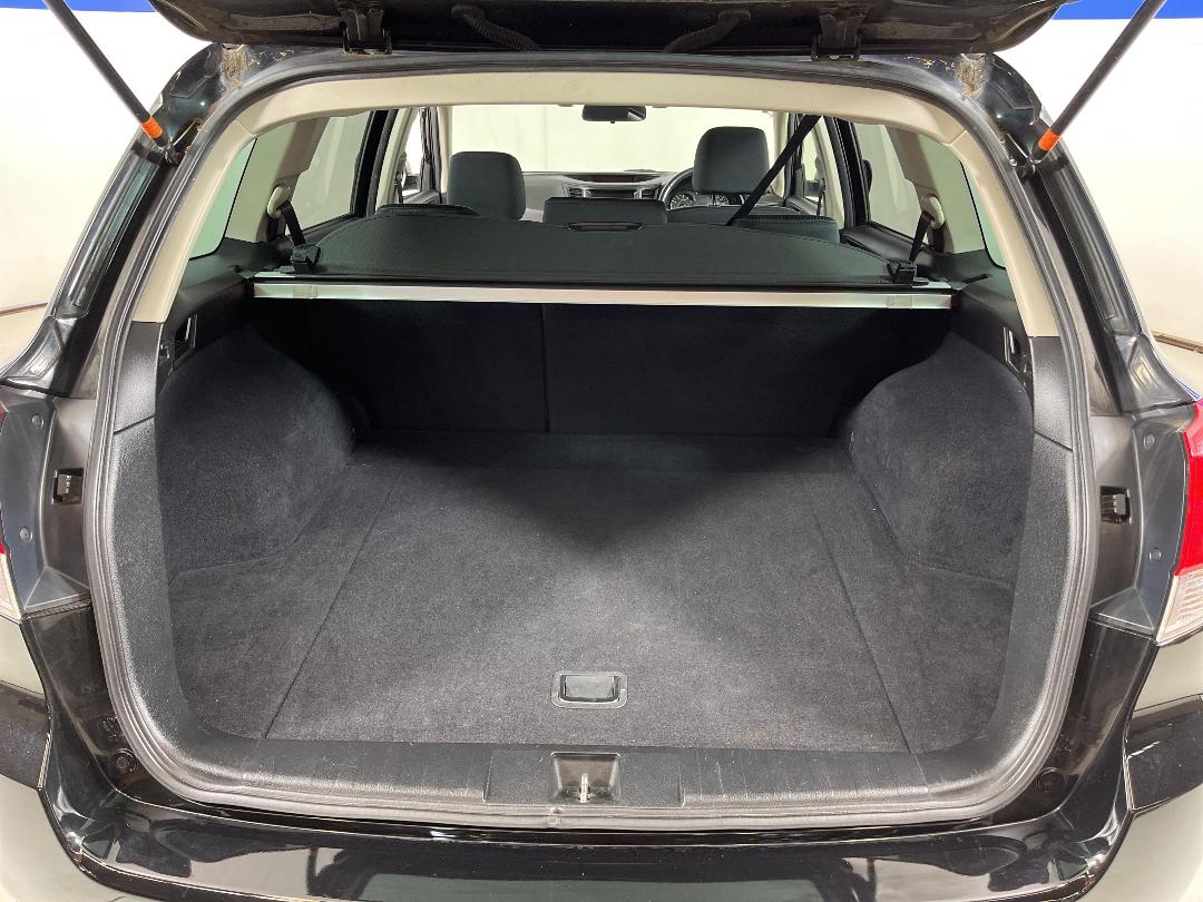 Photo '14' of Subaru Legacy