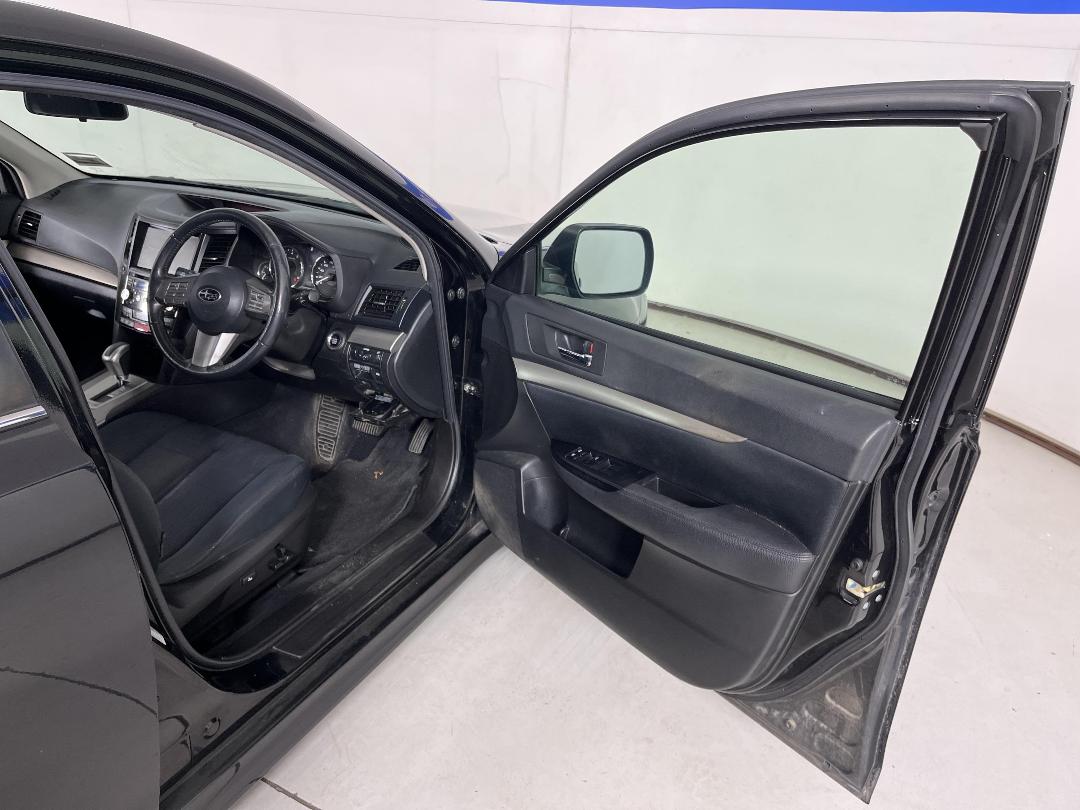 Photo '15' of Subaru Legacy