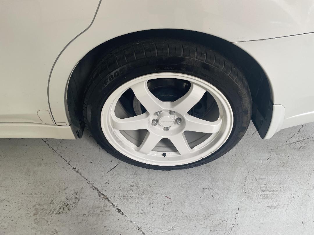 Photo '11' of Subaru Legacy