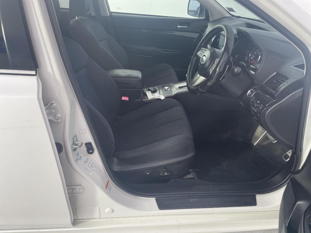 Photo '16' of Subaru Legacy