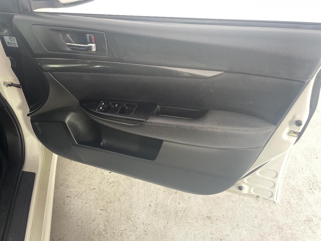 Photo '15' of Subaru Legacy