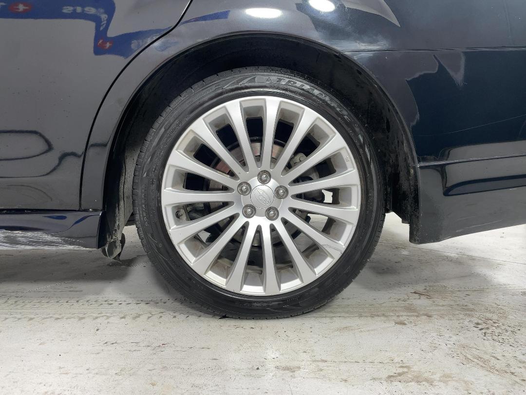 Photo '11' of Subaru Legacy