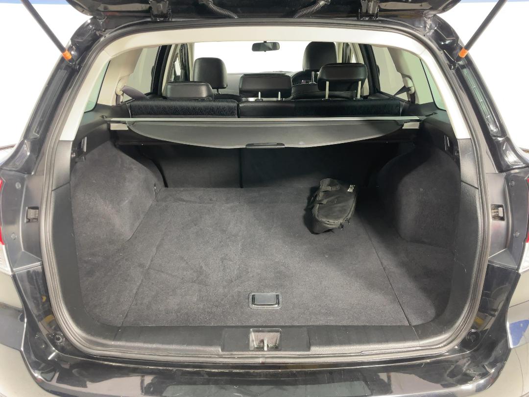 Photo '14' of Subaru Legacy