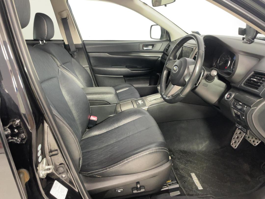 Photo '16' of Subaru Legacy