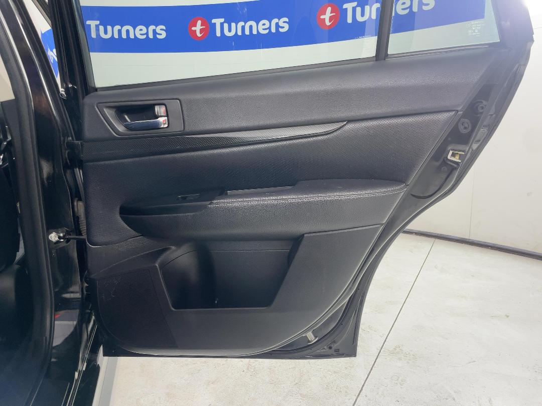 Photo '19' of Subaru Legacy