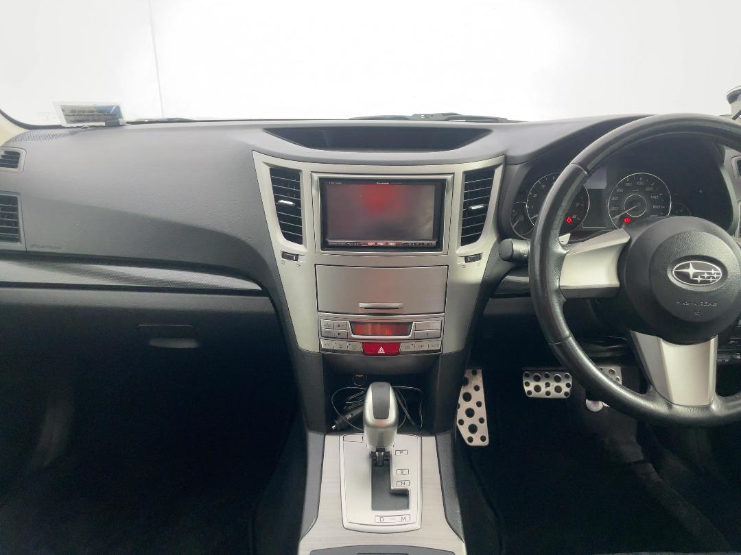 Photo '17' of Subaru Legacy