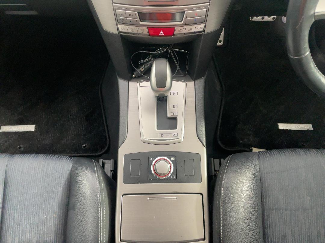 Photo '18' of Subaru Legacy