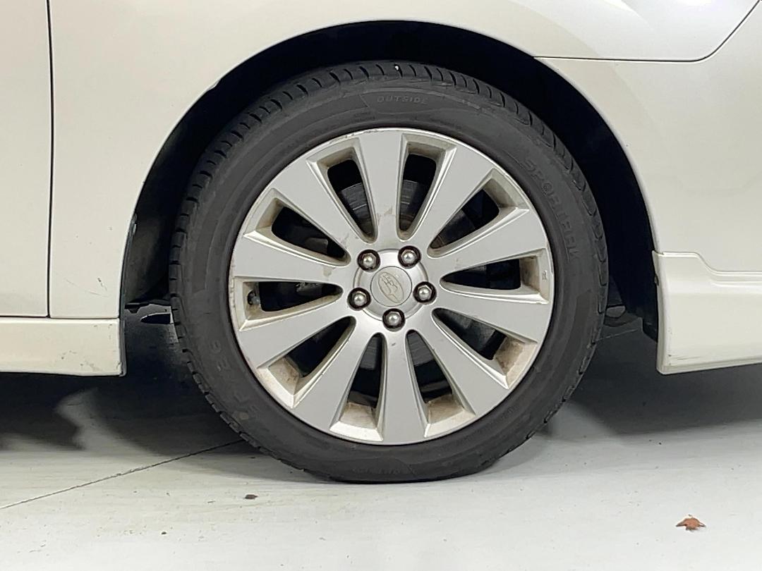 Photo '9' of Subaru Legacy