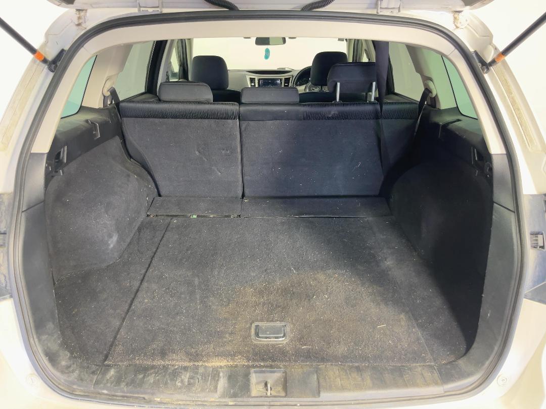 Photo '14' of Subaru Legacy