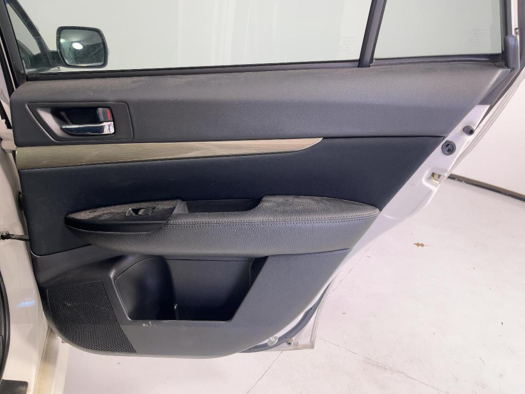 Photo '19' of Subaru Legacy