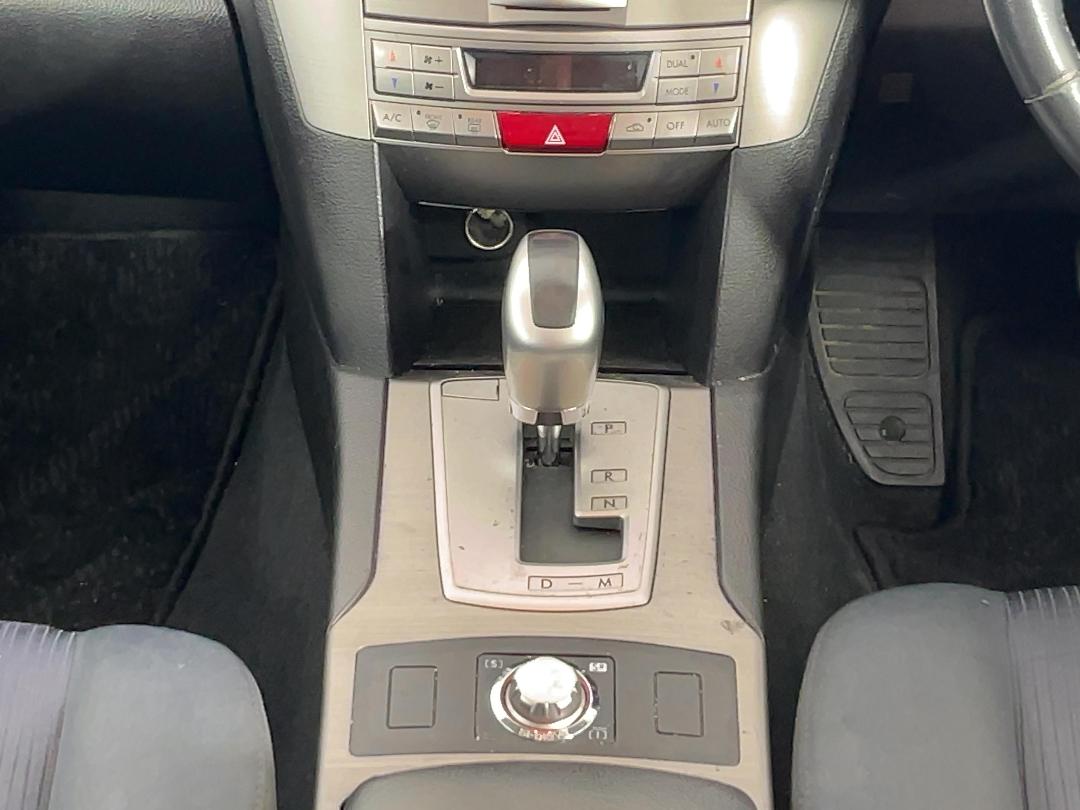 Photo '18' of Subaru Legacy