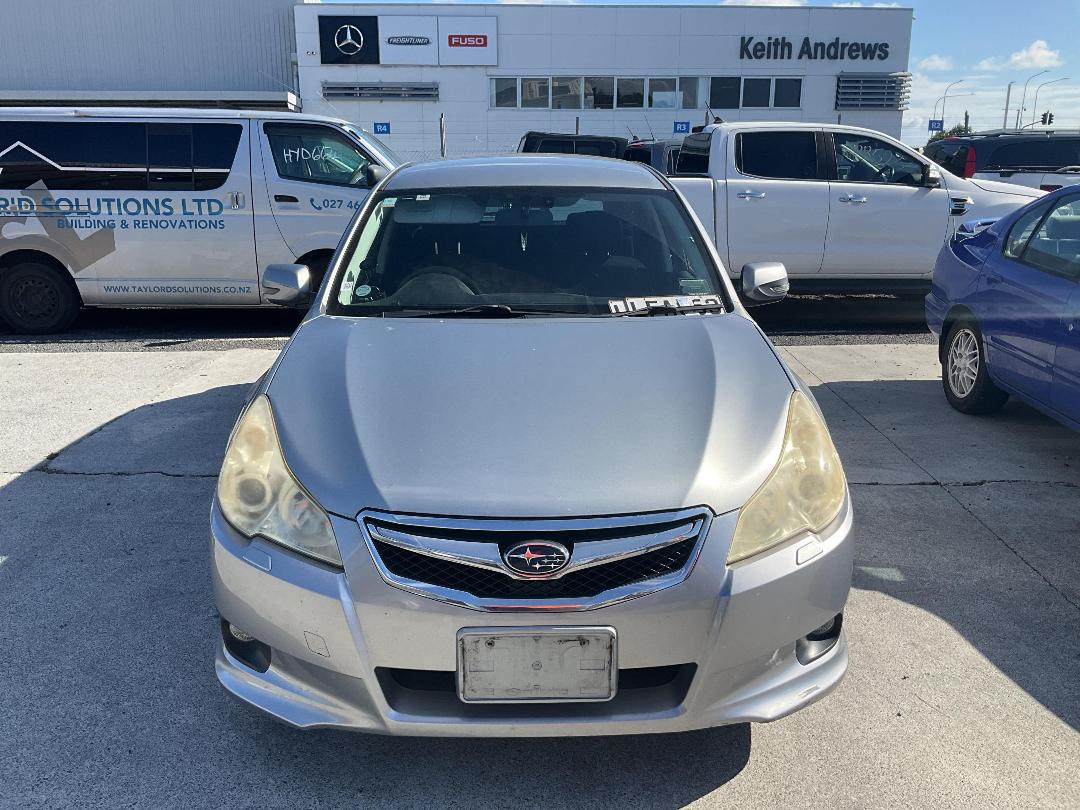 Photo '2' of Subaru Legacy Photo '2' of Subaru Legacy