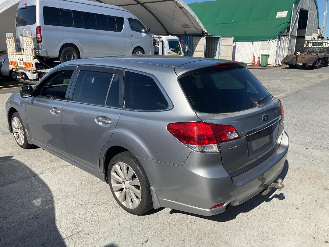 Photo '4' of Subaru Legacy Photo '4' of Subaru Legacy