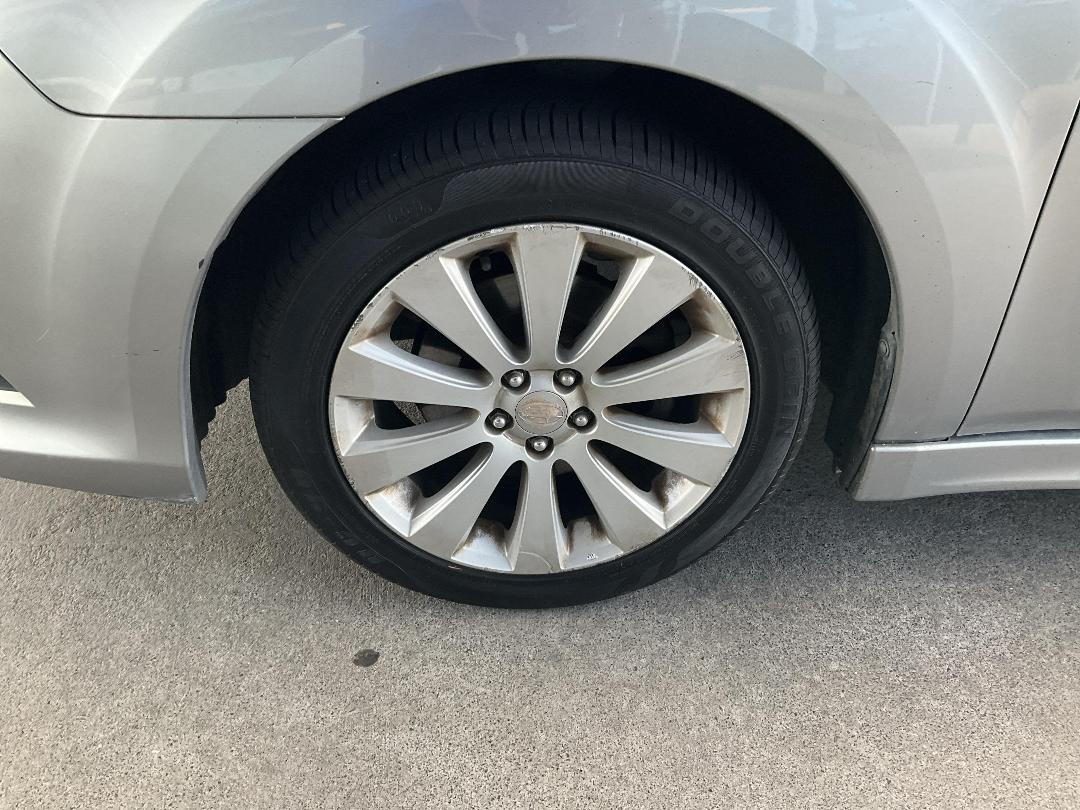 Photo '10' of Subaru Legacy