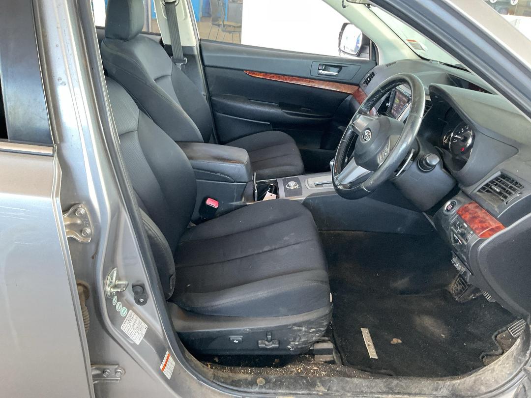 Photo '16' of Subaru Legacy