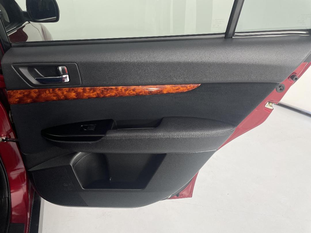 Photo '19' of Subaru Outback