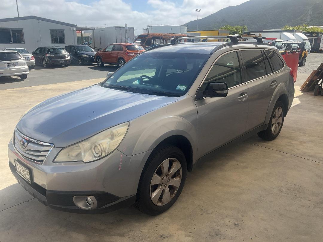 Photo '2' of Subaru Outback 25I Photo '2' of Subaru Outback 25I