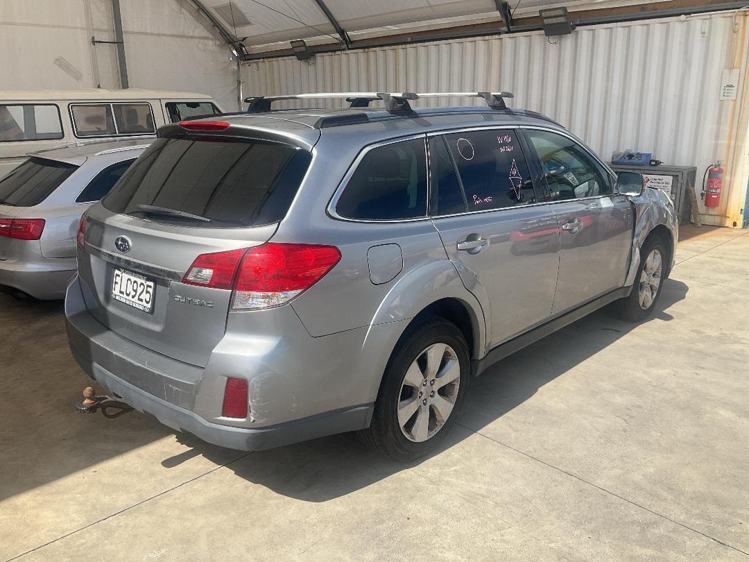 Photo '5' of Subaru Outback 25I Photo '5' of Subaru Outback 25I