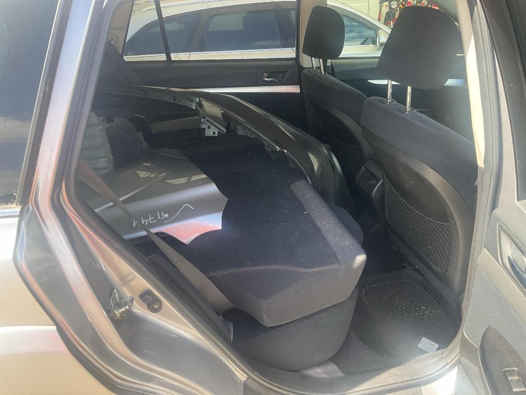 Photo '10' of Subaru Outback 25I Photo '10' of Subaru Outback 25I