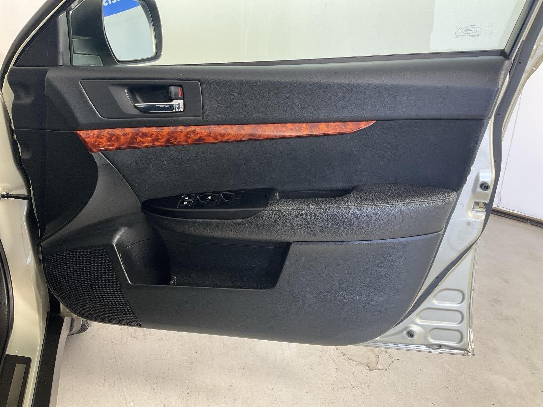 Photo '15' of Subaru Outback