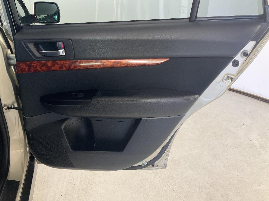 Photo '19' of Subaru Outback