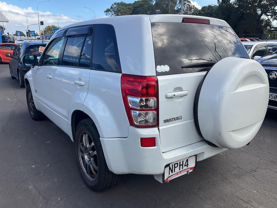 Photo '4' of Suzuki Escudo Photo '4' of Suzuki Escudo