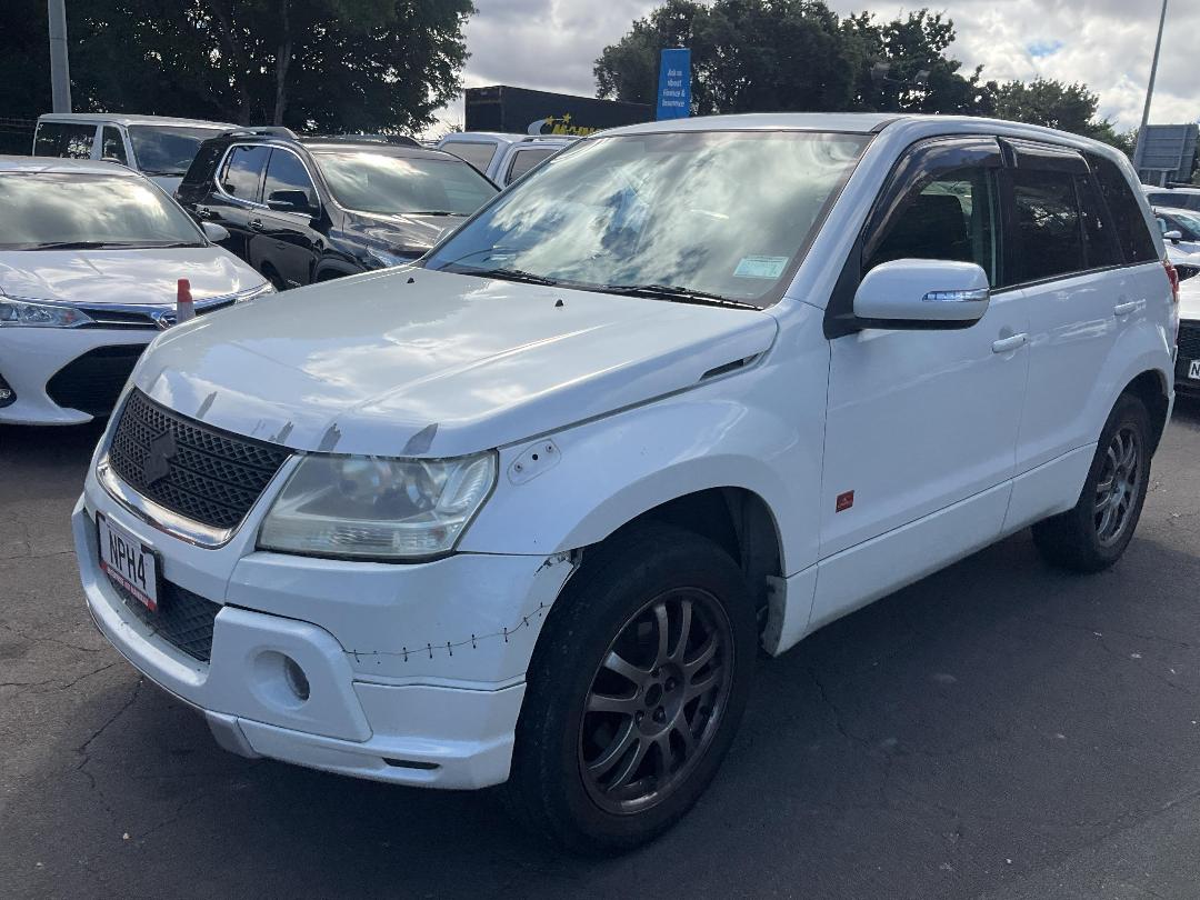 Photo '2' of Suzuki Escudo Photo '2' of Suzuki Escudo