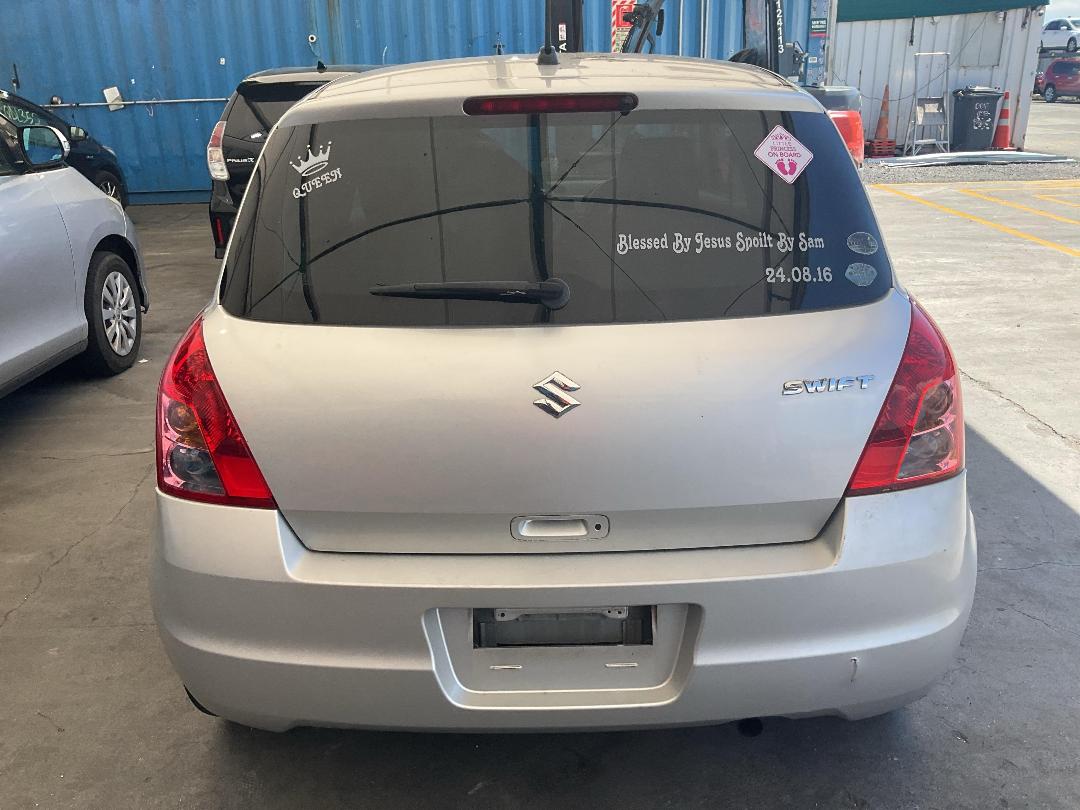 Photo '5' of Suzuki Swift Photo '5' of Suzuki Swift