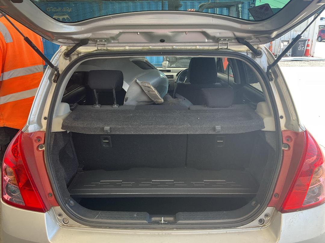 Photo '7' of Suzuki Swift Photo '7' of Suzuki Swift